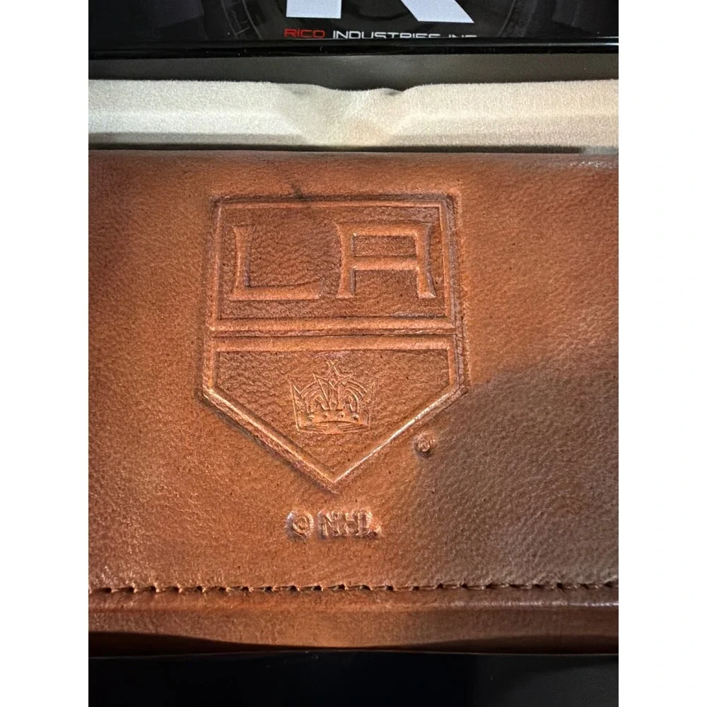 Rico Industries NHL Los Angeles Kings Brown Leather Trifold Wallet with Tin New